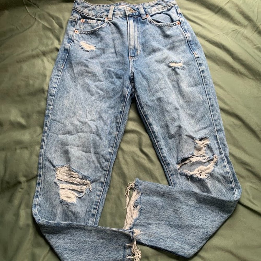 Garage Distressed Jeans